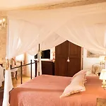 Chateau De Bed and Breakfast 3*