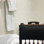 Chateau De Bed and Breakfast 3*