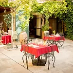 Chateau De Bed and Breakfast 3*