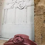Chateau De Bed and Breakfast 3*
