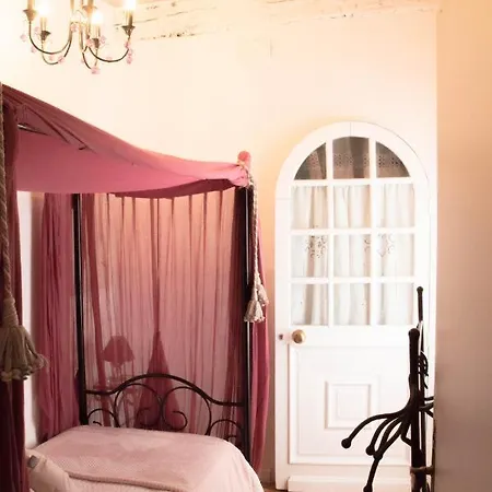 Chateau De Bed & Breakfast 3*