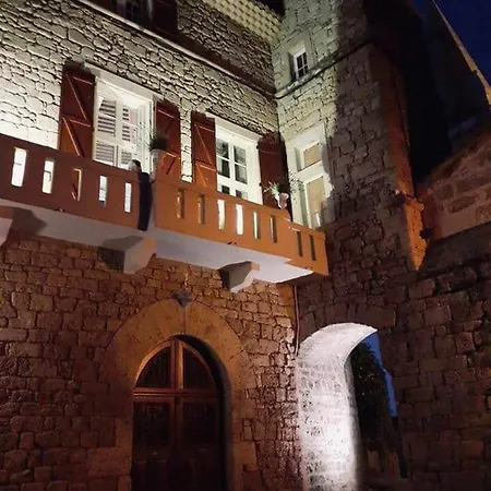 Chateau De Bed & Breakfast 3*