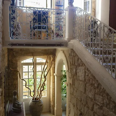 Chateau De Bed & Breakfast