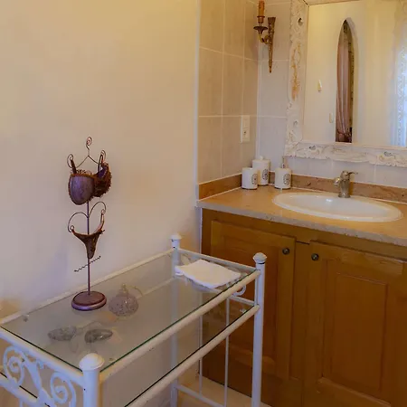 Chateau De Bed & Breakfast