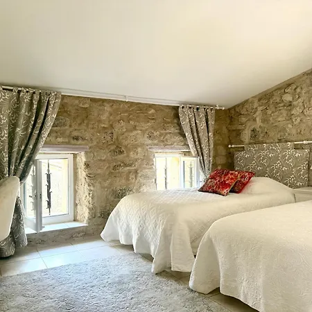 Chateau De Bed & Breakfast 3*