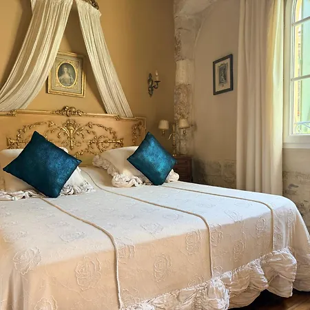 Chateau De Bed & Breakfast