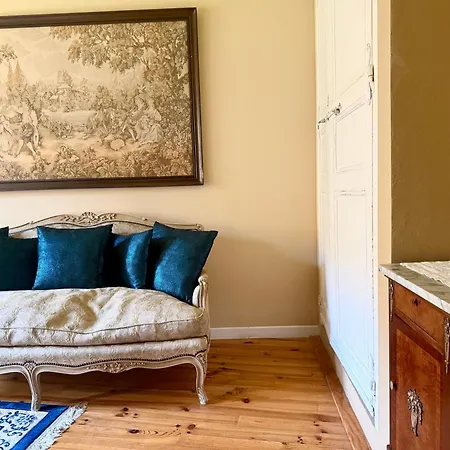 Chateau De Bed & Breakfast 3*