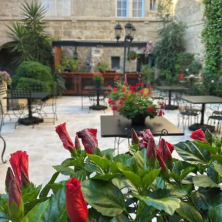 Chateau De 3*