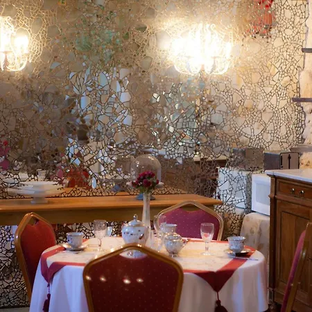 Chateau De Bed & Breakfast 3*