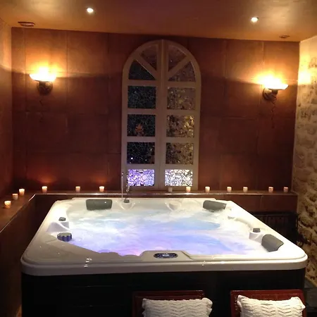 Chateau De Bed & Breakfast Murviel